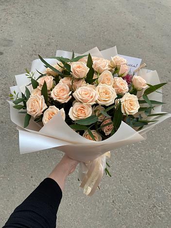 Букет Кремовые розы Латте в Стреглово
